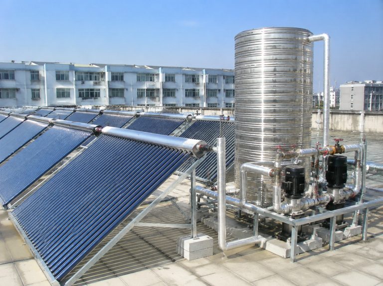 鹿邑县商用大容量真空管太阳能热水系统